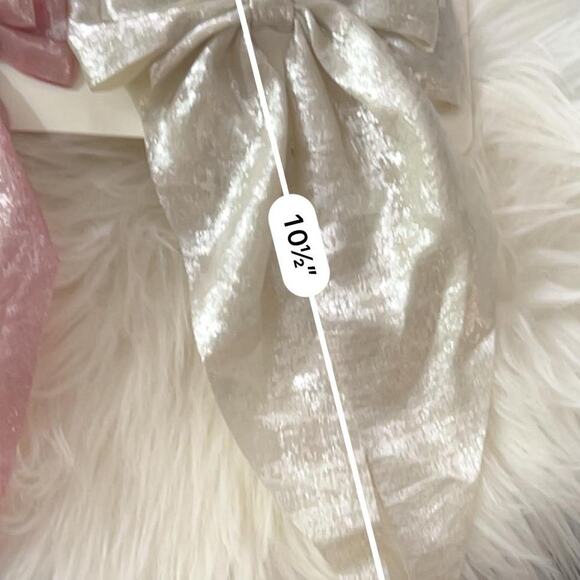 A tale of two - Picture 4 of 5